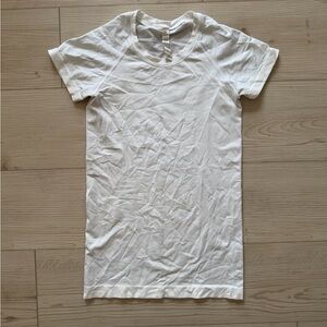 Lululemon Swiftly Tech Short
Sleeve Shirt